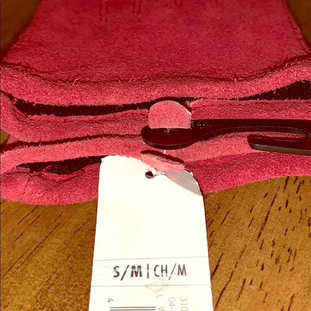 1 pair of 💕 Leather Gloves, NWT - Picture 6 of 7